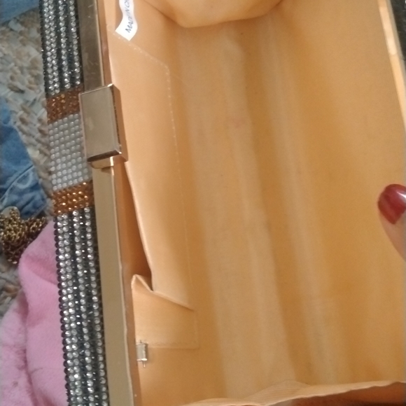 Purse - Picture 3 of 3